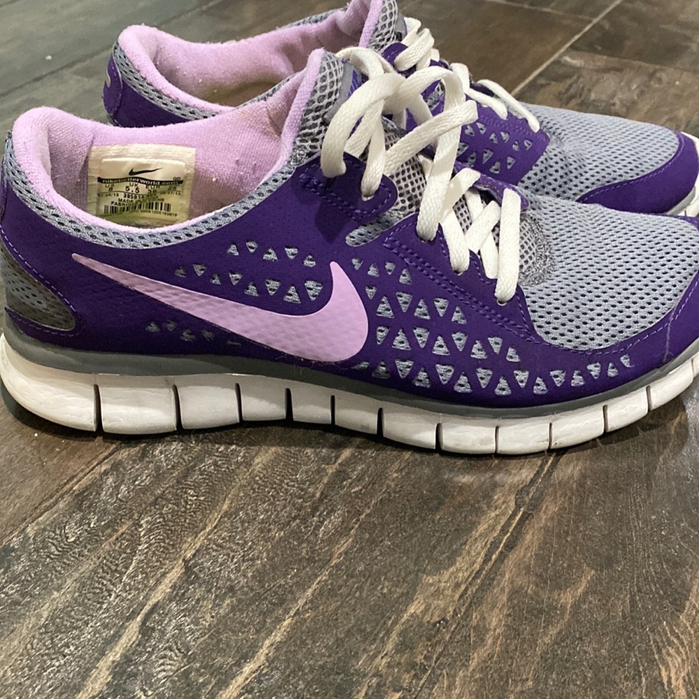 Purple Nike frees